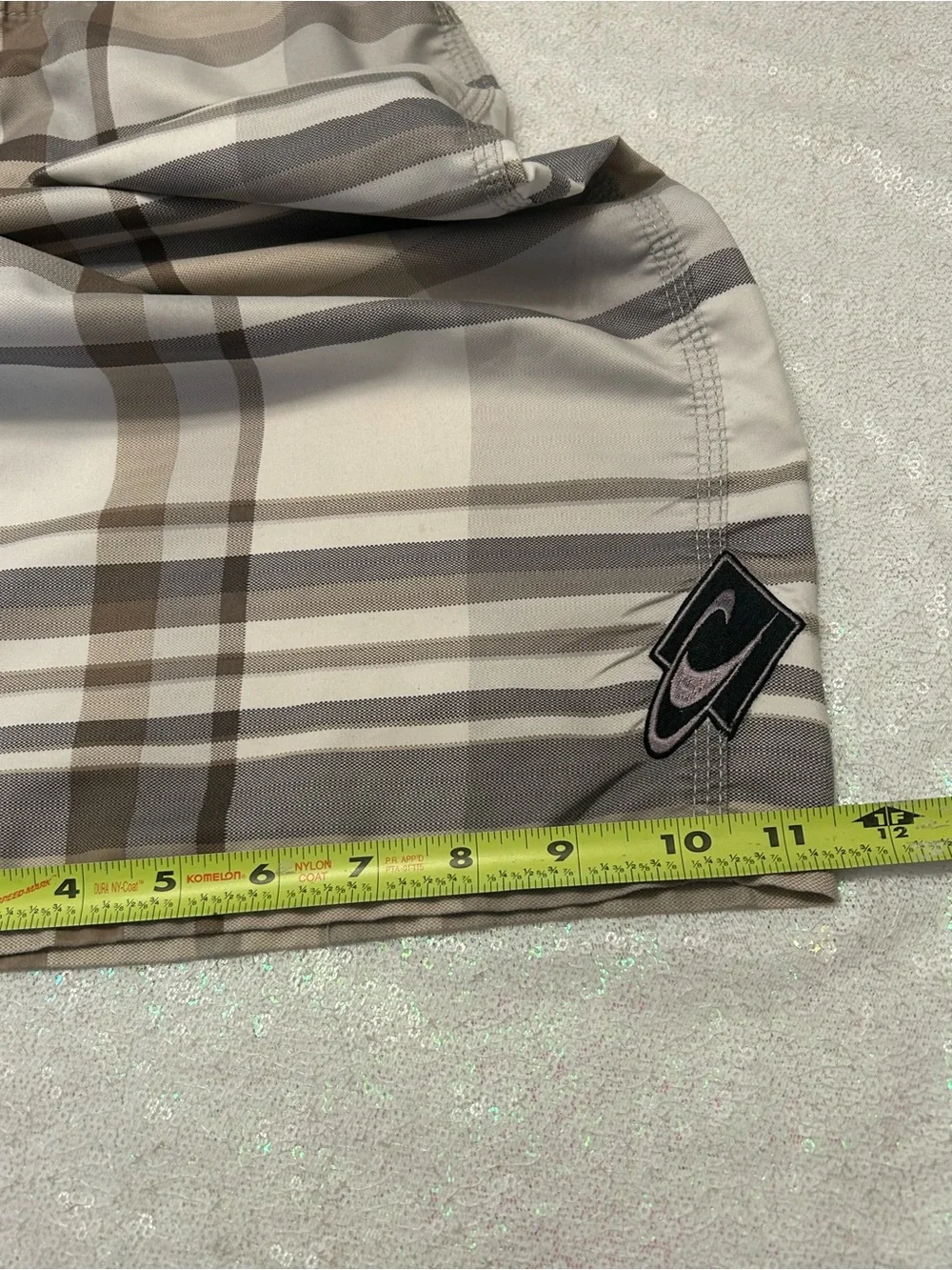 O’Neill Men’s Plaid Board Shorts Gray Beige Size 34 Surf Swim Trunks